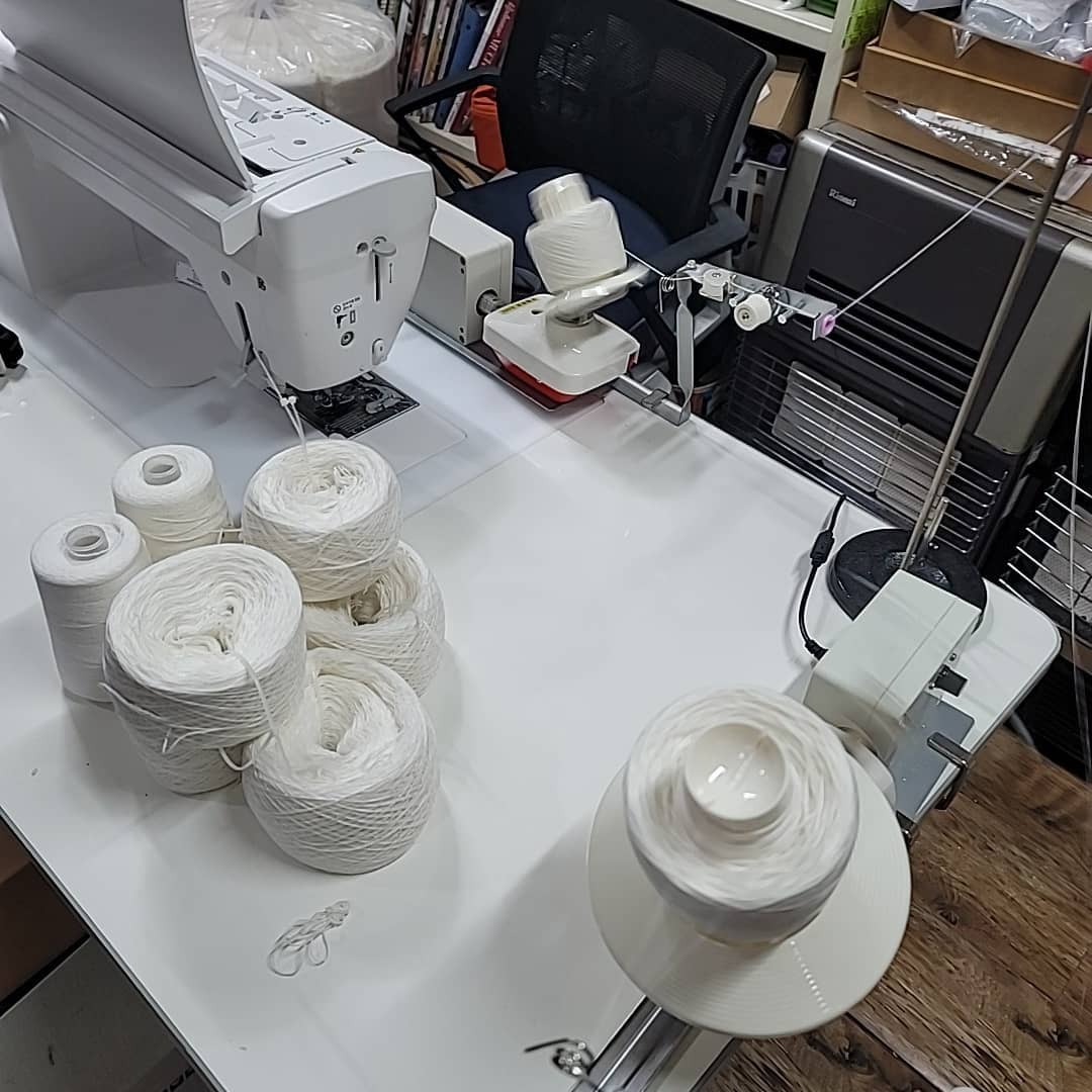 주문 실 감기와 수상 자료 포장